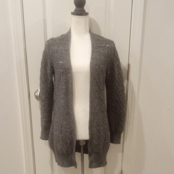 H&M Cardigan - Picture 1 of 17
